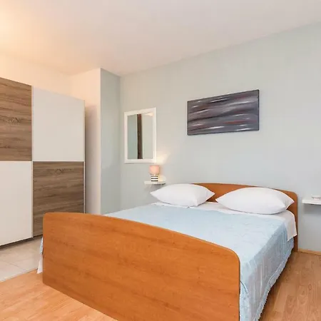 One-bedroom Holiday In